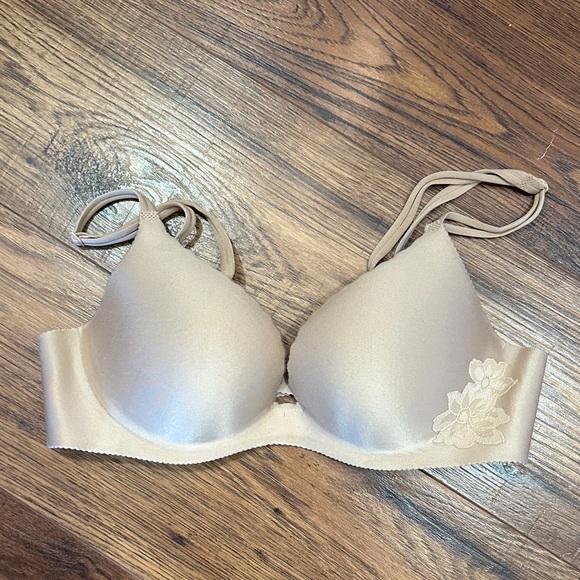 Victoria’s Secret push up bra - Picture 1 of 3